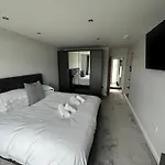 Prázdninový dům Modern Hot Tub 3 Bed