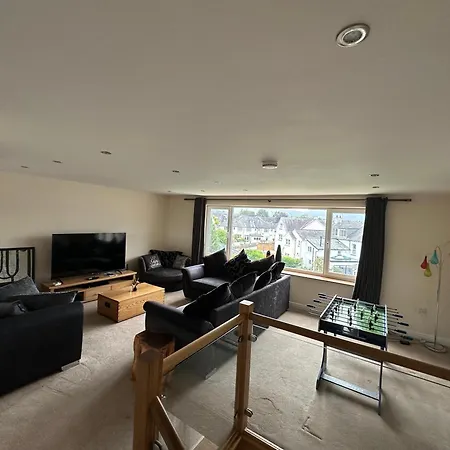 Modern Hot Tub 3 Bed Holiday home *