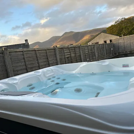 度假居 Modern Hot Tub 3 Bed 凯西克