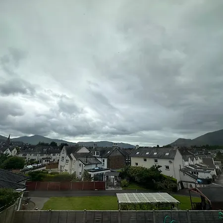 Modern Hot Tub 3 Bed Holiday home *