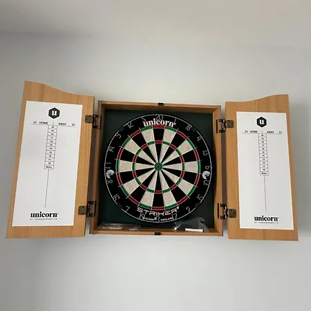 Modern Hot Tub 3 Bed *